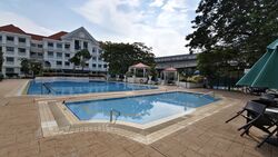 Stratford Court (D16), Condominium #452472961